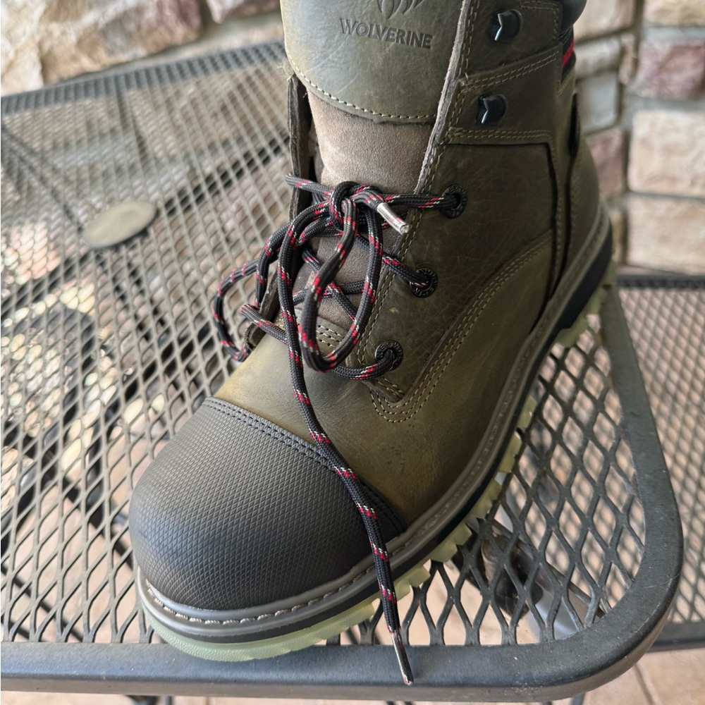 Wolverine boots size 10 1/2 men’s like new worn once!